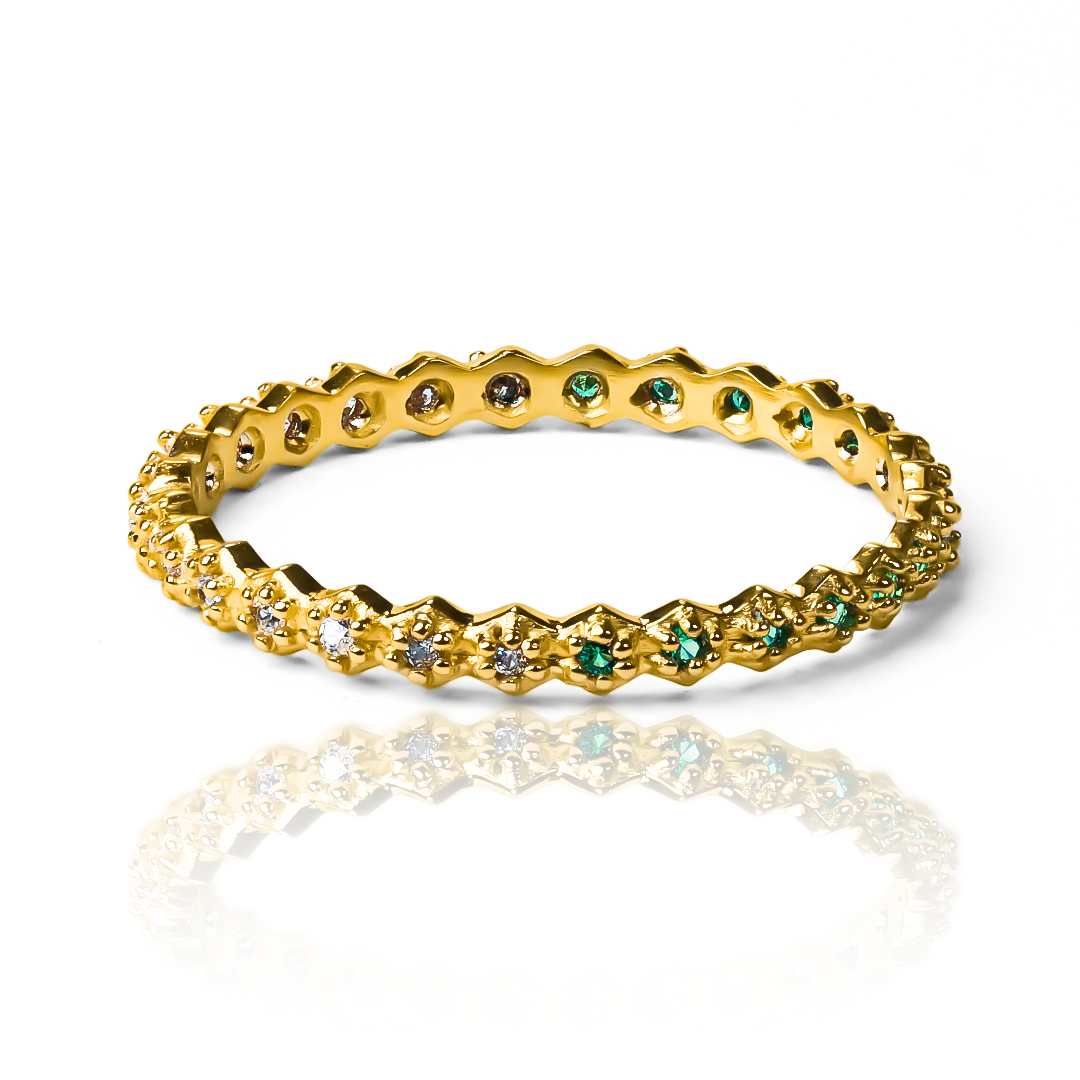 Joyería Caracas con nuestro elegante anillo hive. Confeccionado en oro 18k, te ofrece garantía de por vida.