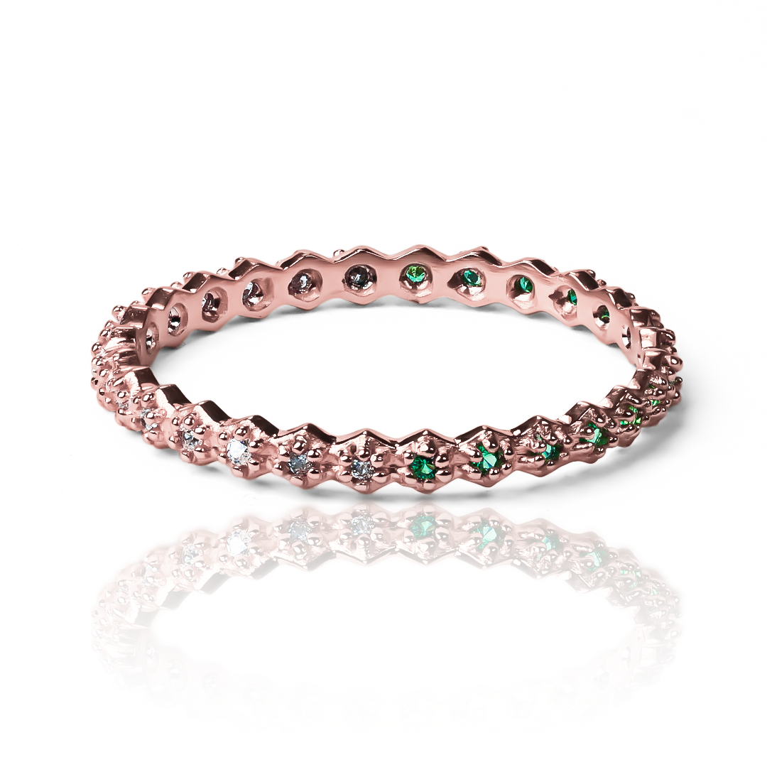 Joyería Caracas con nuestro elegante anillo hive. Confeccionado en oro 18k, te ofrece garantía de por vida.