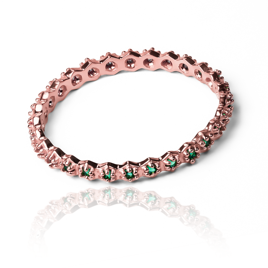 Joyería Caracas con nuestro elegante anillo hive. Confeccionado en oro 18k, te ofrece garantía de por vida.