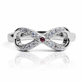 Anillo infinitus, fabricado por Joyería Caracas en oro 18k de la más alta calidad. Además, viene con una garantía para toda la vida.