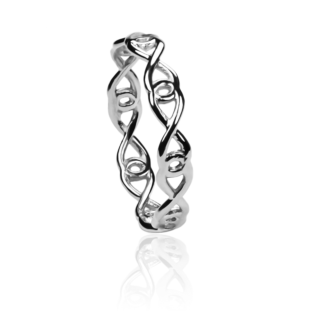 Anillo Infinity Eye. Hecho en Joyería Caracas con un brillante oro 18k, con garantía de por vida.