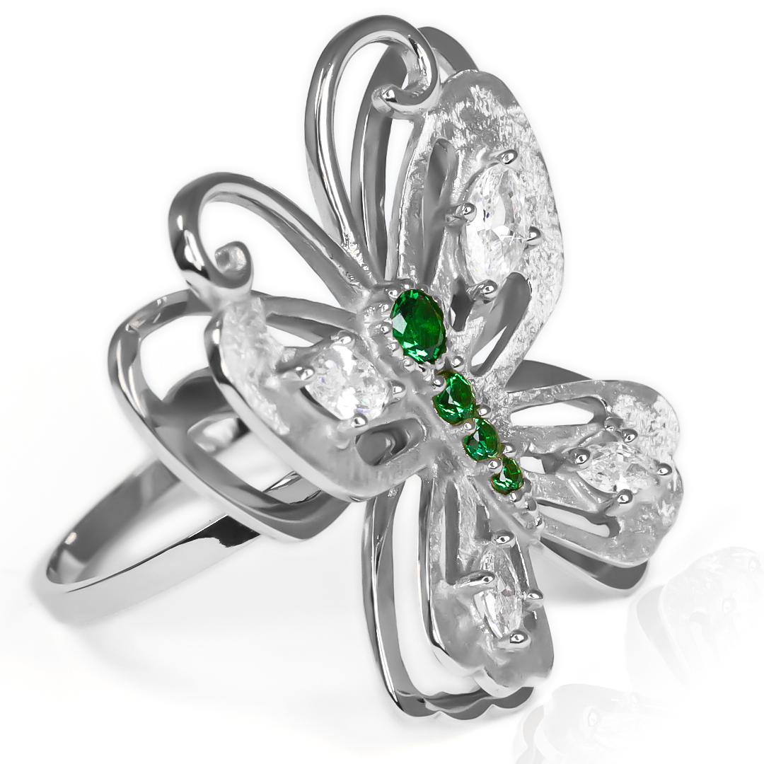 Anillo jardín de mariposas JC es una verdadera joya de la mundialmente reconocida Joyería Caracas. Hecho con oro de 18k, cuenta con garantía de por vida. 