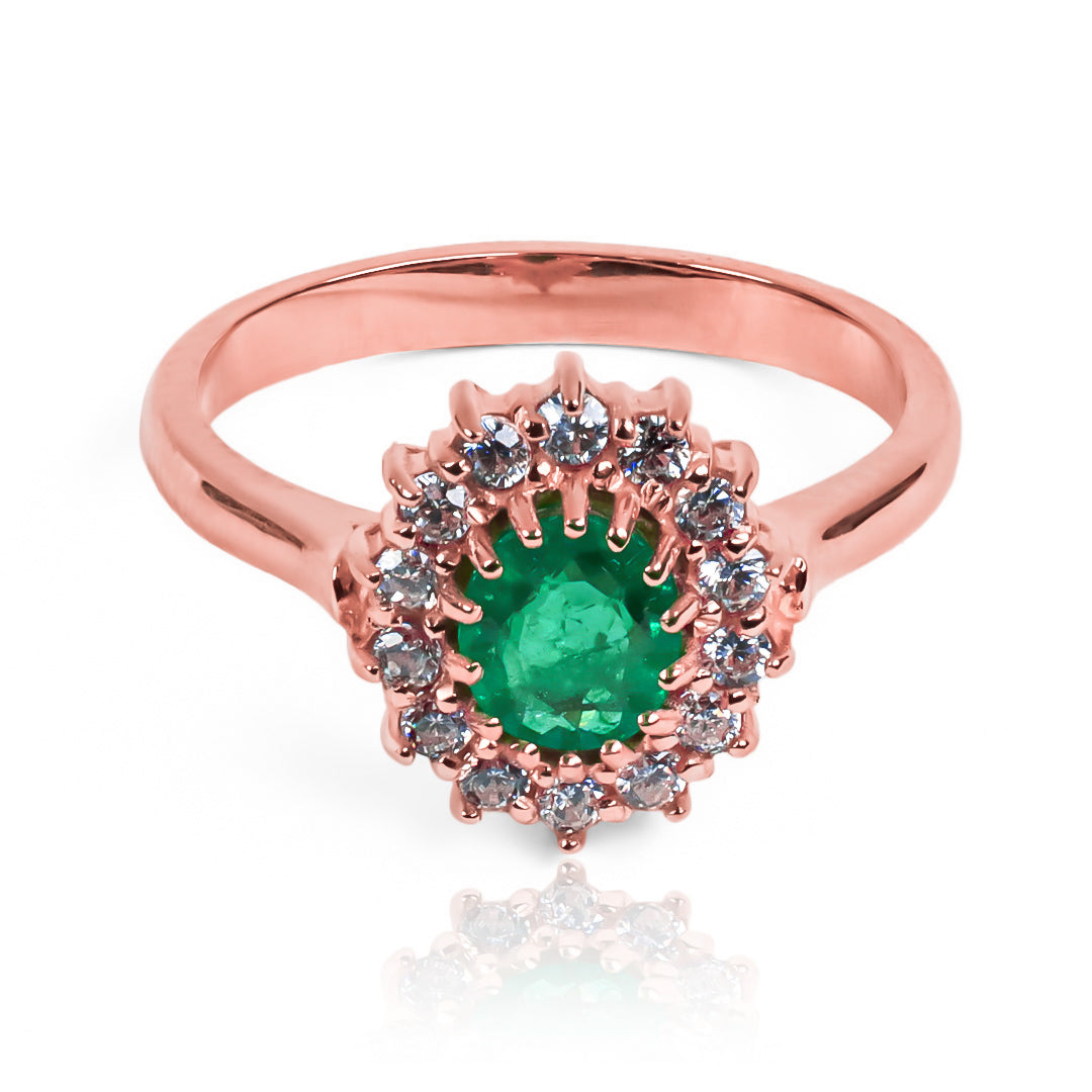 Anillo de compromiso Lady Esmeralda, elaborada en oro 18k y certificada por su durabilidad y elegancia. Con un diseño exclusivo de Joyería Caracas.