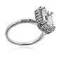 Anillo de compromiso Lady Square es un símbolo de amor. Hecho con oro de 18k y certificado de calidad de Joyería Caracas. Con garantía para toda la vida.