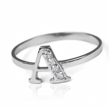 Anillo Letra. Realizado en joyería caracas con oro 18k, este anillo personalizado con tu inicial es un tesoro que durará para siempre. Con la garantía para toda la vida