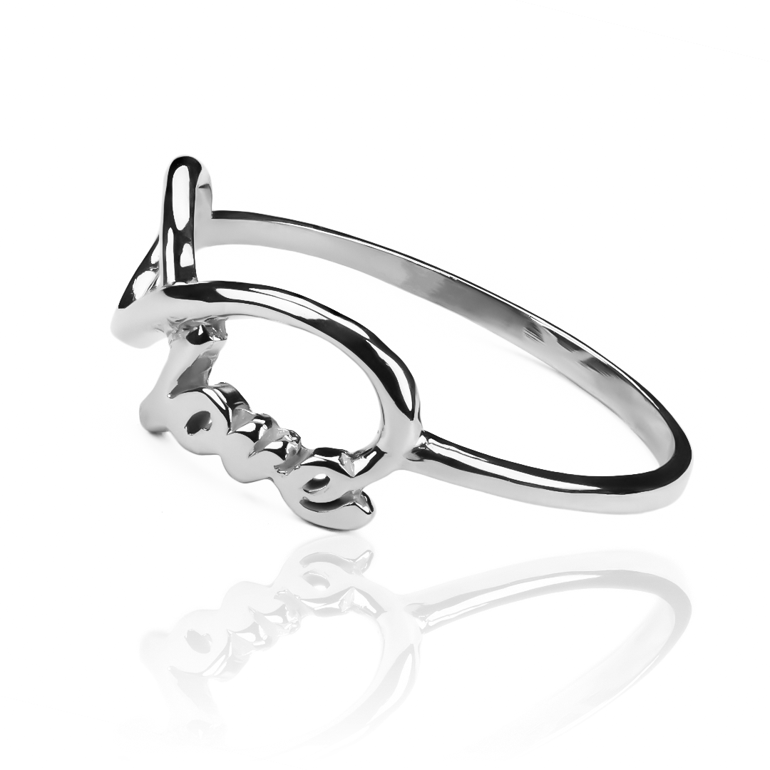 Anillo Love Infinity. Hecho en Joyería Caracas con oro 18k, este anillo representa el amor eterno y viene con garantía para toda la vida. 