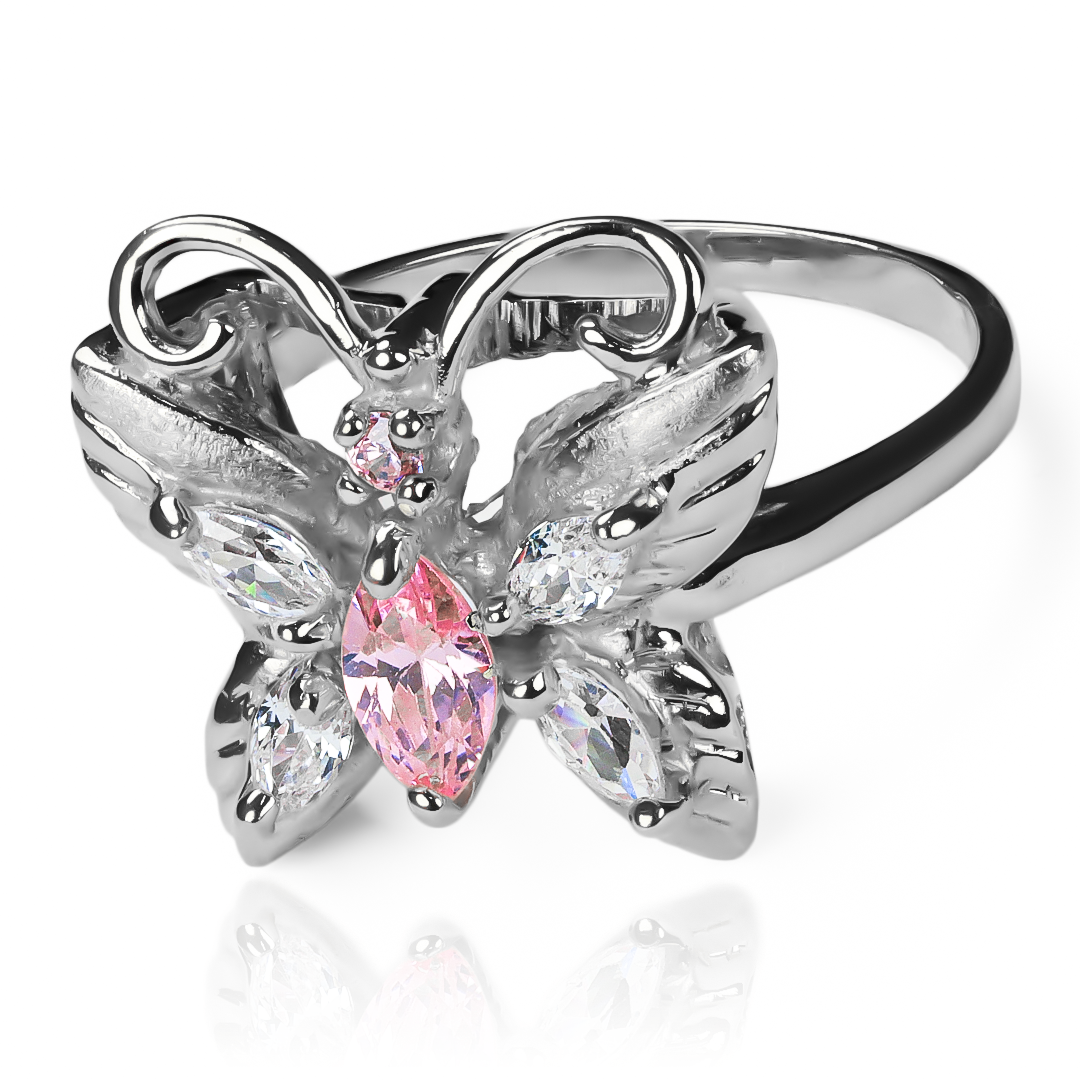 Anillo mariposa A J es una verdadera joya de la Joyería Caracas. Hecho de oro 18k, te garantiza elegancia y calidad de por vida. 