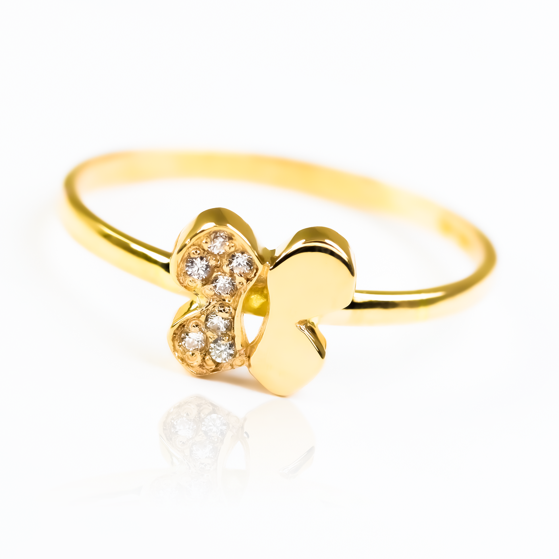 Anillo mariposa S de Joyería Caracas. Hecho en oro 18k y con garantía de por vida.