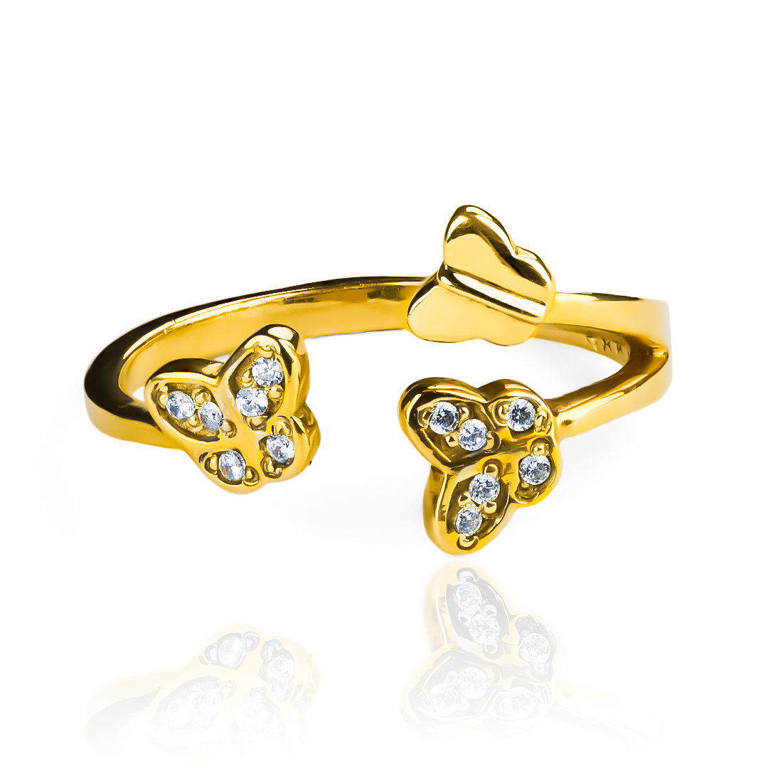 Anillo mariposa silvestre combina la elegancia de la Joyería Caracas con la calidad del oro 18k. Su diseño único y delicado simboliza la belleza natural y está respaldado con una garantía de por vida.