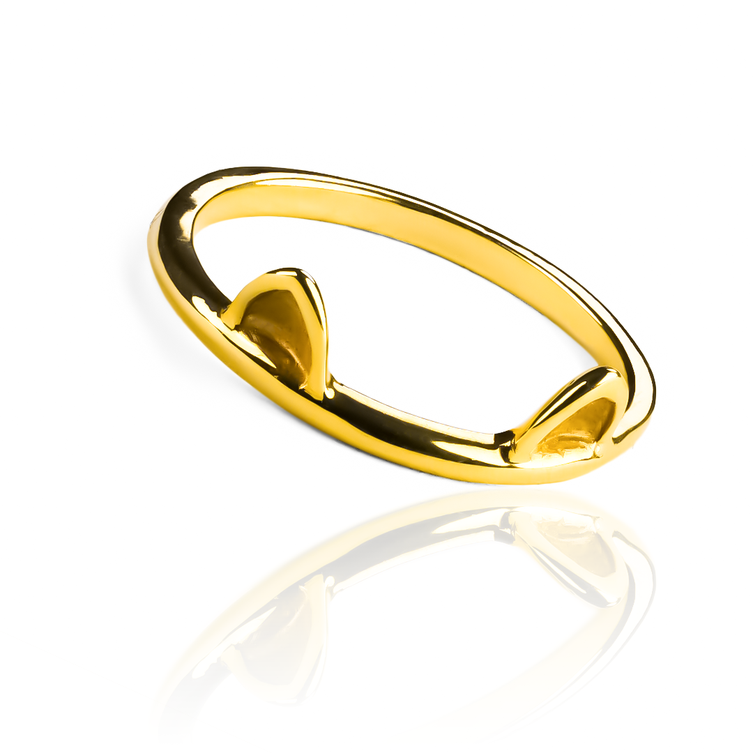 Anillo orejitas de gato de Joyería Caracas. Hecho de oro 18k, este anillo es una pieza única que te acompañará toda la vida. Su diseño sofisticado y garantía de por vida.