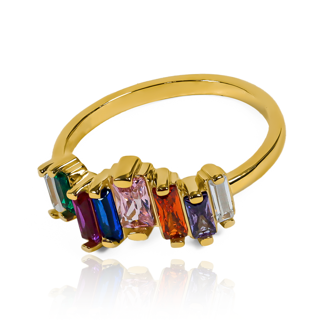 Joyería Caracas con nuestro Anillo Rainbow Baguette. Confeccionado en refinado oro 18k, garantizando su belleza para toda la vida.