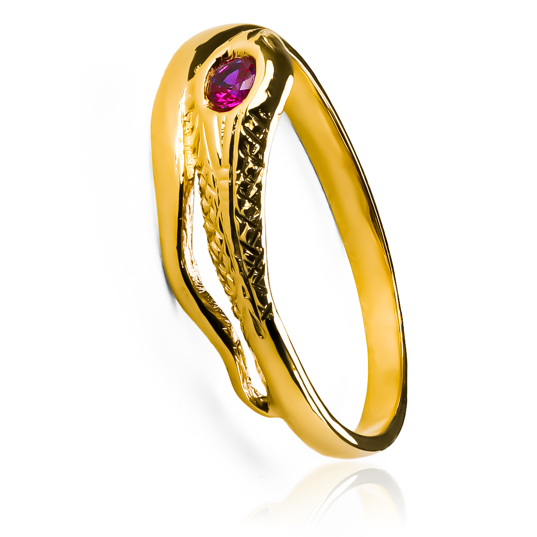 Anillo red snake es un símbolo de lujo y elegancia con su diseño exclusivo de Joyería Caracas. Hecho en oro 18k, este anillo ofrece una garantía de por vida
