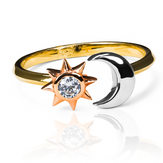 Anillo Sol y Luna, fabricado en oro 18k por Joyería Caracas, cuenta con certificado de calidad y garantía de por vida.