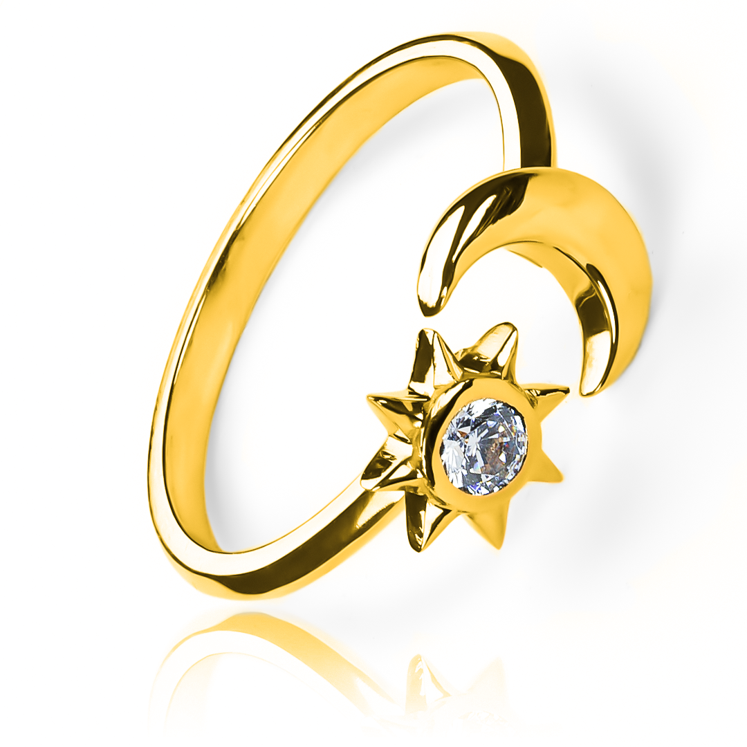 Anillo Sol y Luna, fabricado en oro 18k por Joyería Caracas, cuenta con certificado de calidad y garantía de por vida.