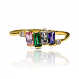 Anillo symmetry de Joyería Caracas. Hecho de oro 18k y con garantía para toda la vida, este accesorio es una inversión en lujo duradero.