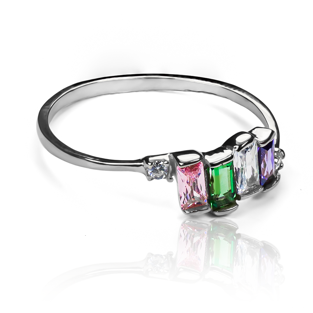Anillo symmetry de Joyería Caracas. Hecho de oro 18k y con garantía para toda la vida, este accesorio es una inversión en lujo duradero.