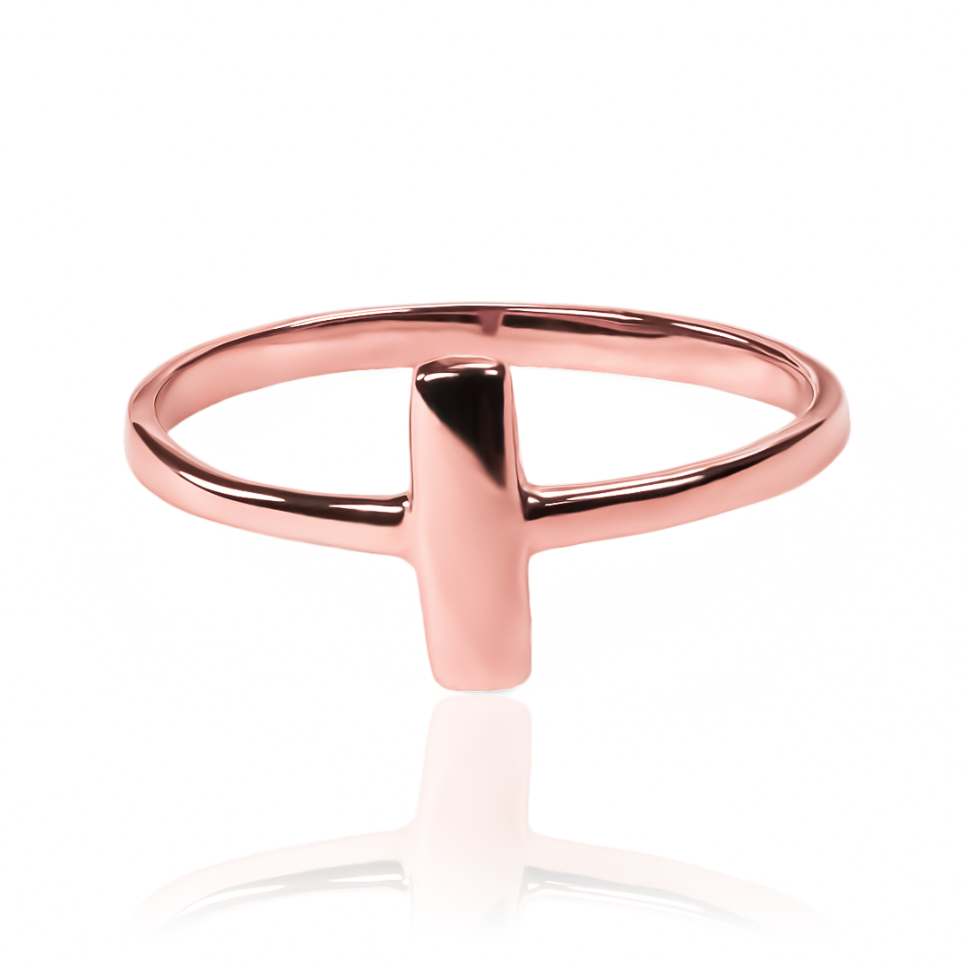 Anillo T-flat de Joyería Caracas es una verdadera obra de arte en oro 18k con una garantía para toda la vida. 