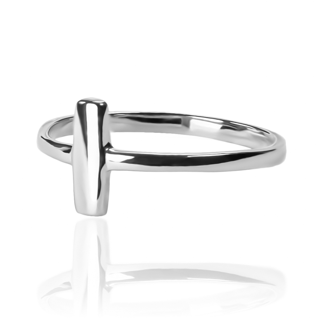 Anillo T-flat de Joyería Caracas es una verdadera obra de arte en oro 18k con una garantía para toda la vida. 