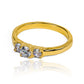 Anillo de compromiso con 3 piedras es el símbolo perfecto de tu amor eterno. Hecho con oro de 18 k y elaborado en Joyería Caracas, cuenta con garantía de por vida. 