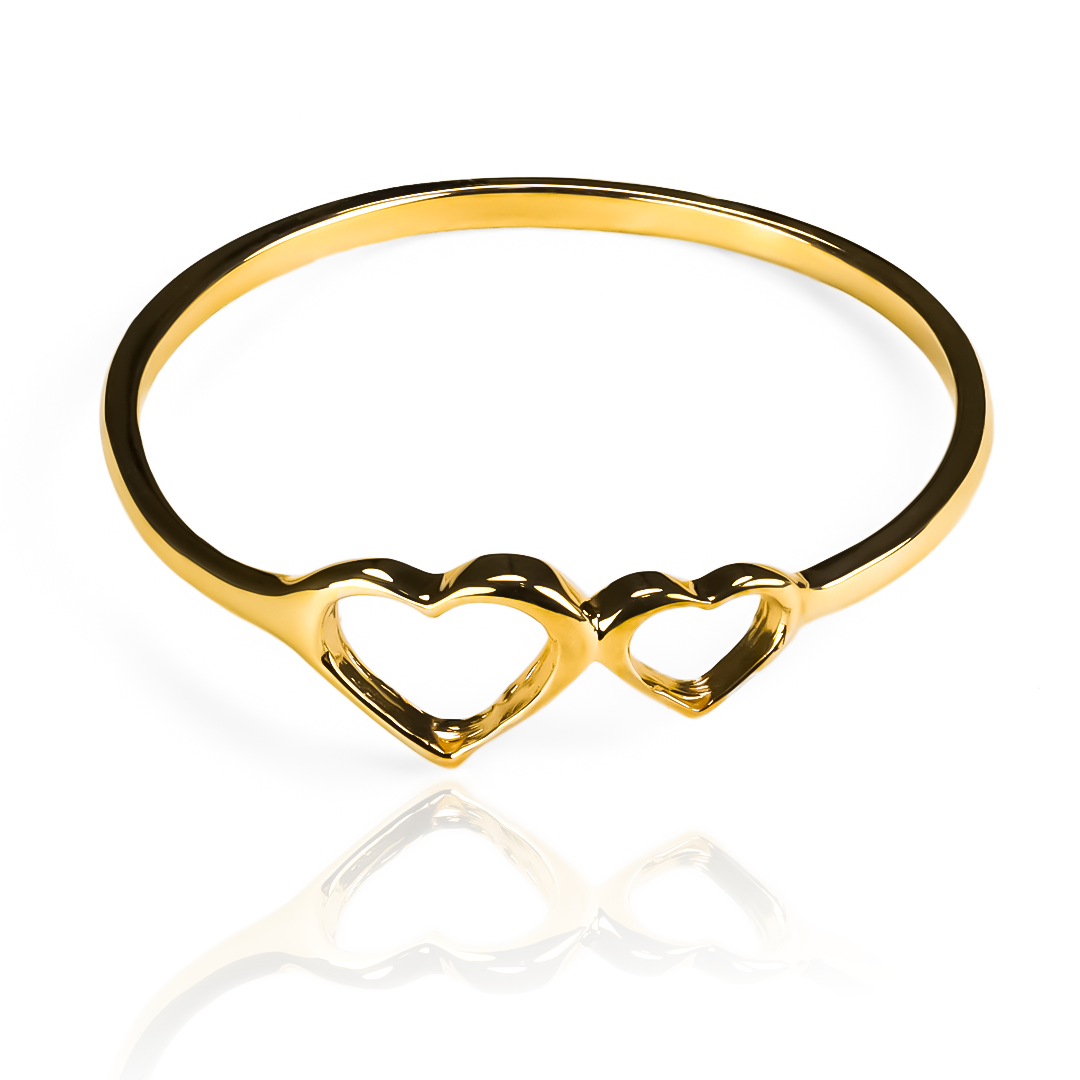 Anillo Twin Hearts, fabricado en oro 18k por Joyería Caracas, cuenta con certificado de calidad y garantía de por vida.