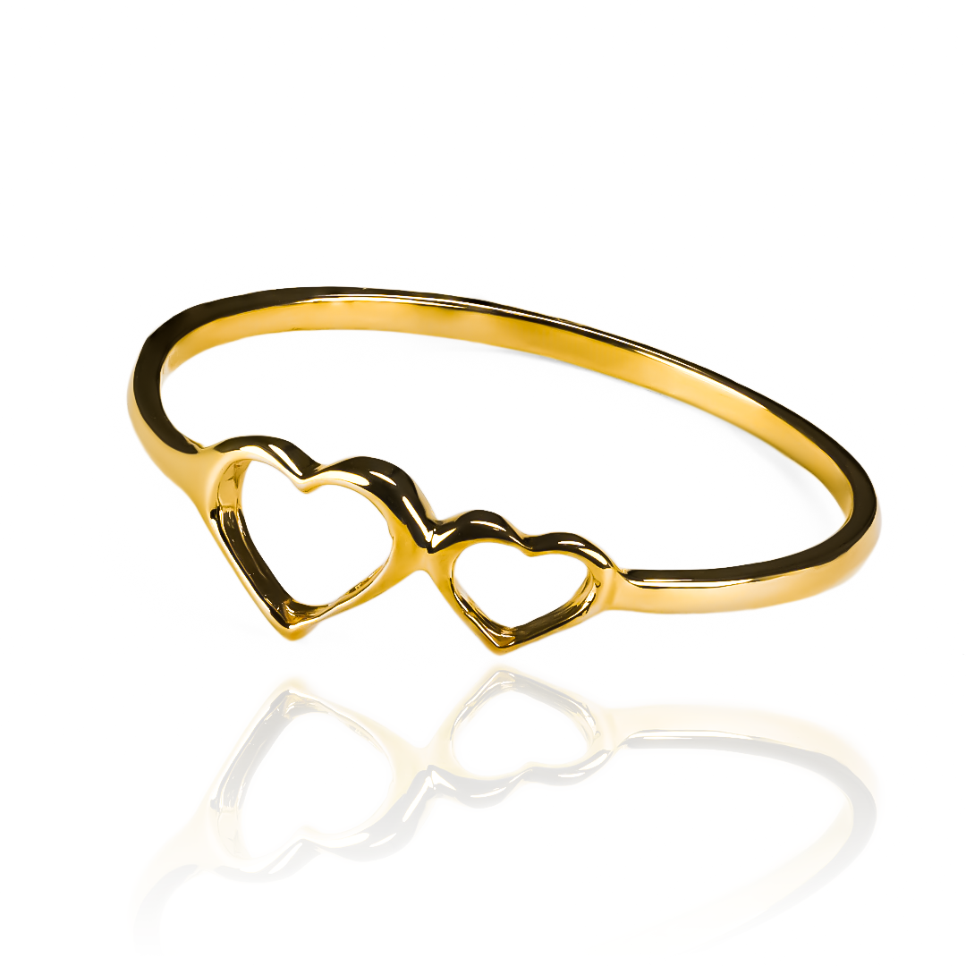 Anillo Twin Hearts, fabricado en oro 18k por Joyería Caracas, cuenta con certificado de calidad y garantía de por vida.