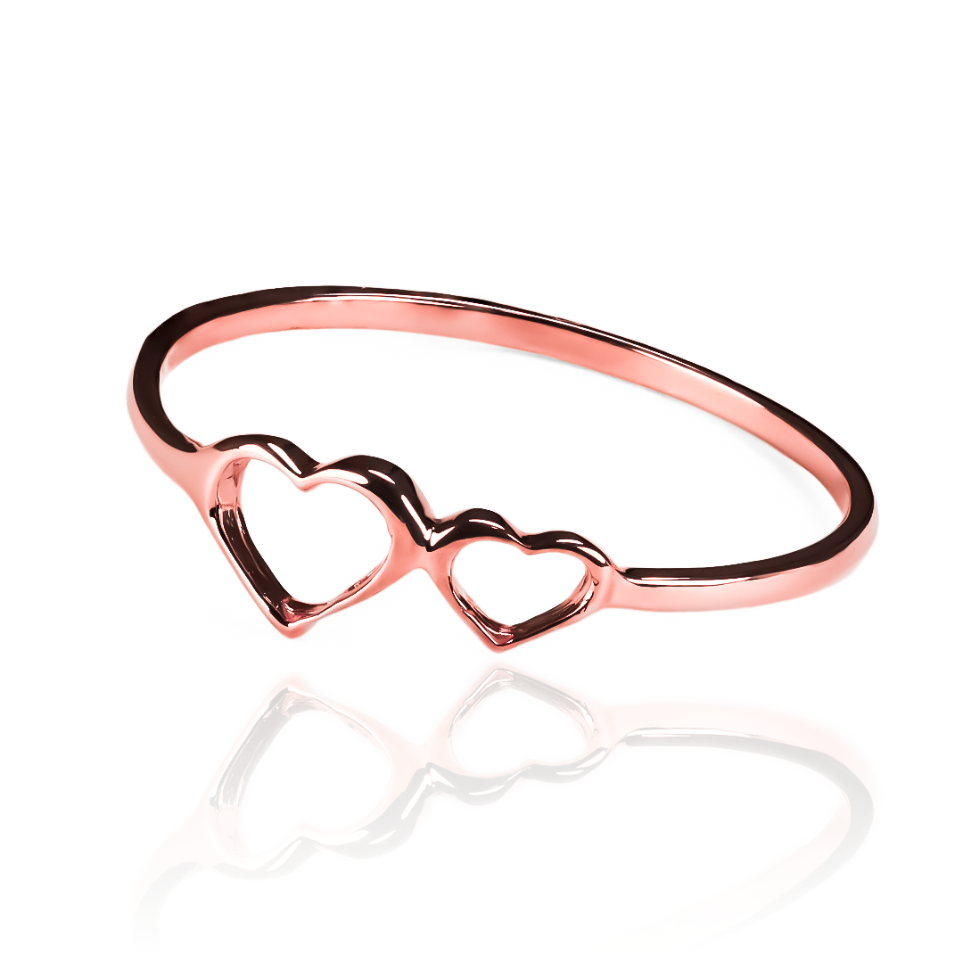 Anillo Twin Hearts, fabricado en oro 18k por Joyería Caracas, cuenta con certificado de calidad y garantía de por vida.