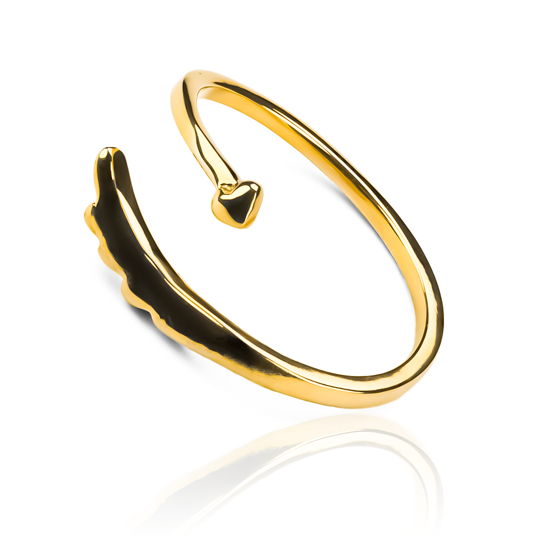 Anillo WingHeart JC de Joyería Caracas! Hecho con oro 18k de la más alta calidad, este anillo es símbolo de amor y compromiso eterno. Con garantía de por vida.