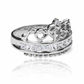 Anillo Classic Crown, elaborado en oro 18k por Joyería Caracas, cuenta con un certificado de calidad y garantía de por vida.