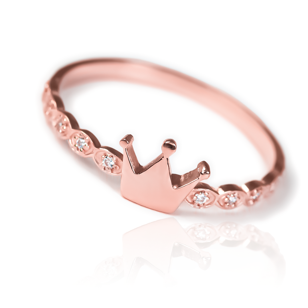 Anillo Corona Especial, elaborado en oro 18k por Joyería Caracas, cuenta con certificado de calidad y garantía de por vida.
