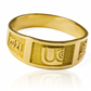 Anillo de grado tipo argolla UCC de Joyería Caracas! Hecho de oro 18K, este hermoso anillo no sólo simboliza tu logro académico, sino que también cuenta con una garantía de por vida.