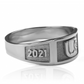 Anillo de grado tipo argolla UCC de Joyería Caracas! Hecho de oro 18K, este hermoso anillo no sólo simboliza tu logro académico, sino que también cuenta con una garantía de por vida.