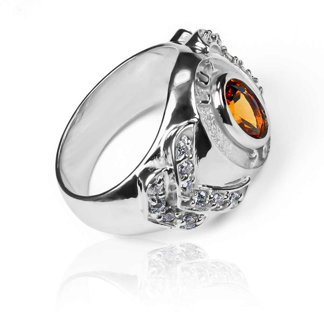 Anillo grado topacio de Joyería Caracas es una verdadera joya de lujo. Confeccionado en oro 18K con un topacio excepcional. Garantizado de por vida.