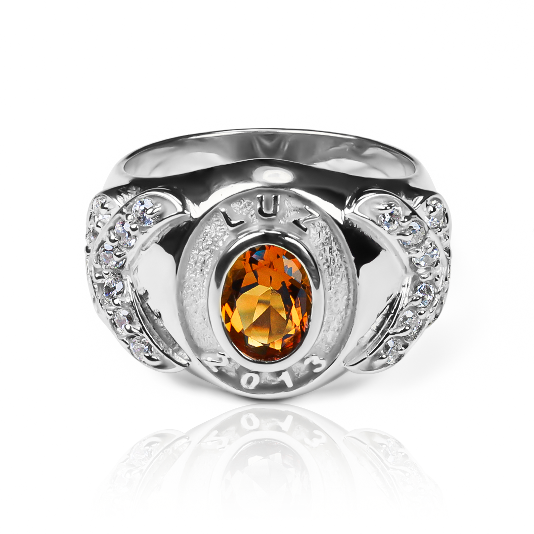 Anillo grado topacio de Joyería Caracas es una verdadera joya de lujo. Confeccionado en oro 18K con un topacio excepcional. Garantizado de por vida.