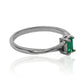 Anillo de compromiso baguette emerald de oro de 18k, Confeccionado por expertos joyeros de Joyería Caracas, cuenta con garantía de por vida.