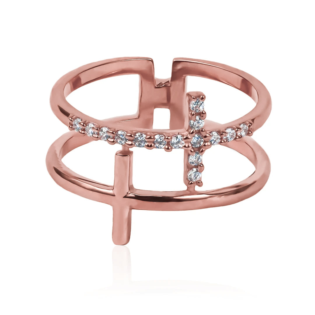 Anillo doble cruz en oro de 18k, fabricado por la Joyería Caracas, cuenta con garantía de por vida. 