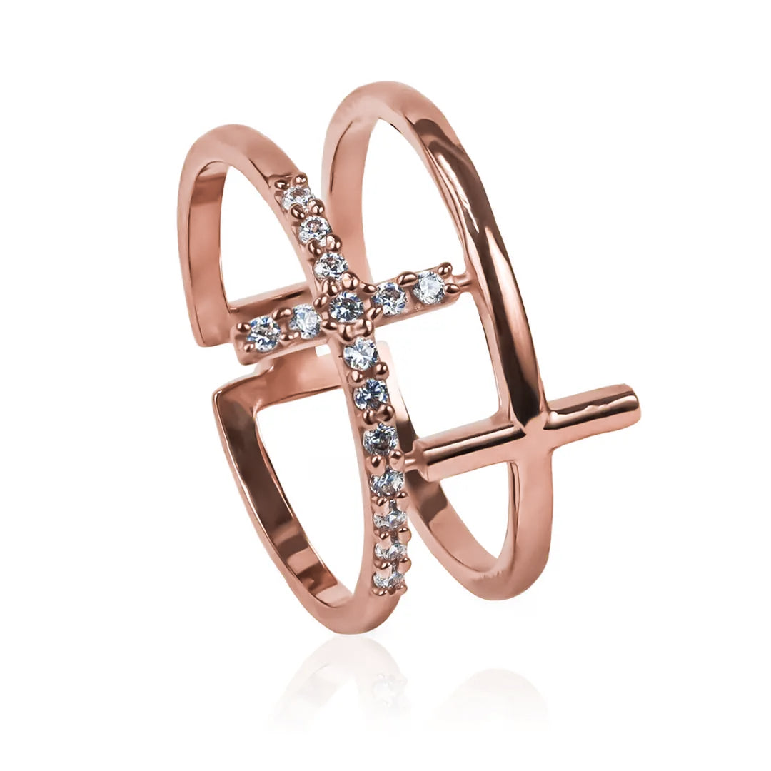 Anillo doble cruz en oro de 18k, fabricado por la Joyería Caracas, cuenta con garantía de por vida. 
