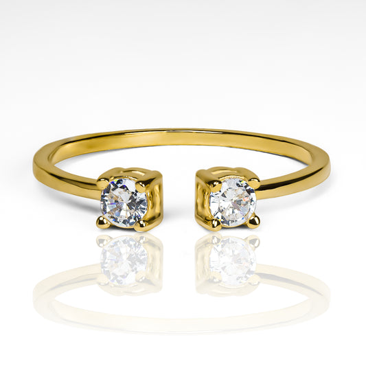 Anillo Crystal duo fabricado por Joyería Caracas en oro 18k, cuenta con certificado de calidad y garantía de por vida.