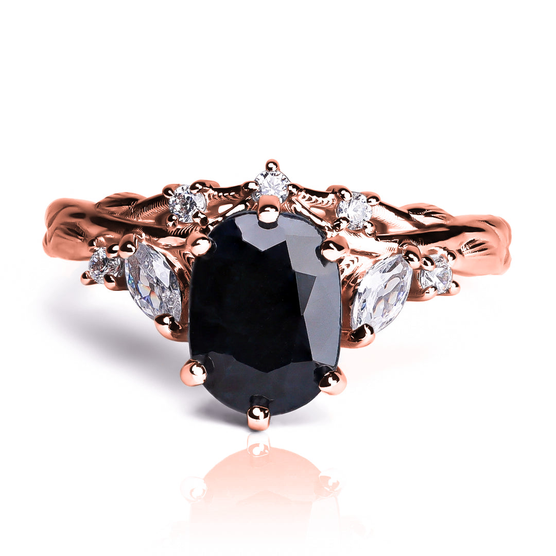 Anillo Forest II Zafiro natural. Fabricado en Joyería Caracas, elaborado en oro de 18 quilates, certificado con el más alto estándar de calidad y respaldado por nuestra garantía de por vida.