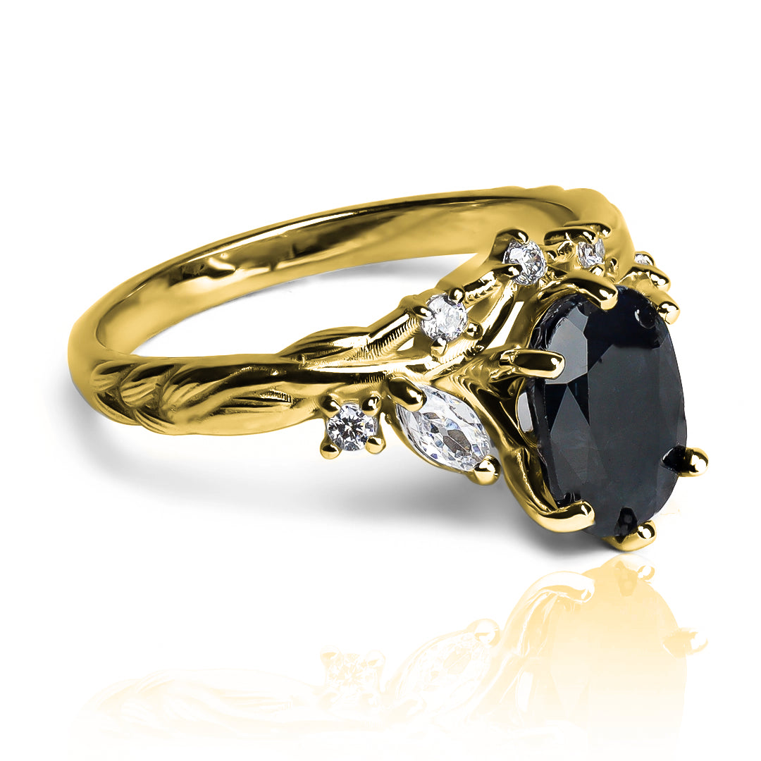 Anillo Forest II Zafiro natural. Fabricado en Joyería Caracas, elaborado en oro de 18 quilates, certificado con el más alto estándar de calidad y respaldado por nuestra garantía de por vida.