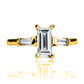 Anillo imperial baguette. Fabricado en oro de 18k por Joyería Caracas y cuenta con un certificado de calidad y garantía para toda la vida.
