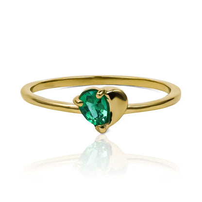 Anillo Drop Heart Emerald en oro 18k por Joyería Caracas, cuenta con certificado de calidad y garantía de por vida.