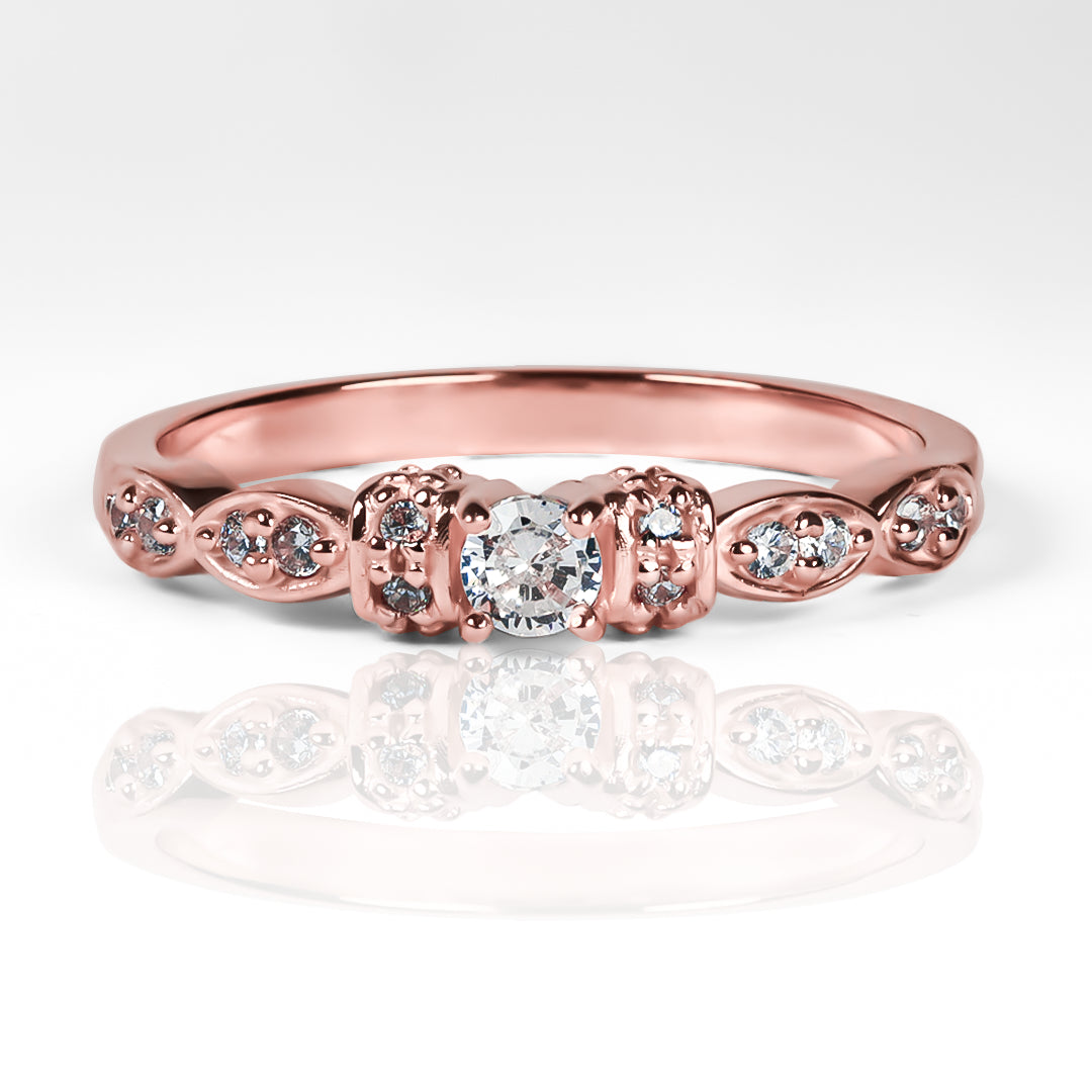 Anillo imperial fabricado en oro 18k por Joyería Caracas, viene acompañado de un certificado de calidad y garantía de por vida.