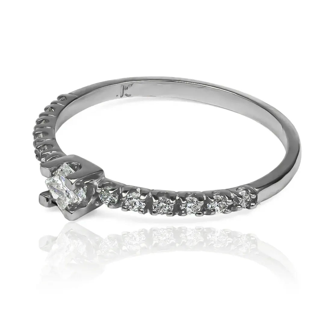 Anillo de compromiso linklove diamonds de la Joyería Caracas de oro 18 k con certificado de calidad y garantía de por vida.