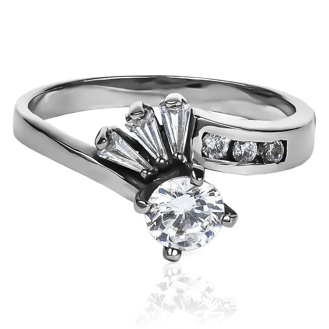Anillo de compromiso solitario Lady de nuestra Joyería Caracas, hecho de oro de 18 quilates con certificado de calidad y garantía de por vida.