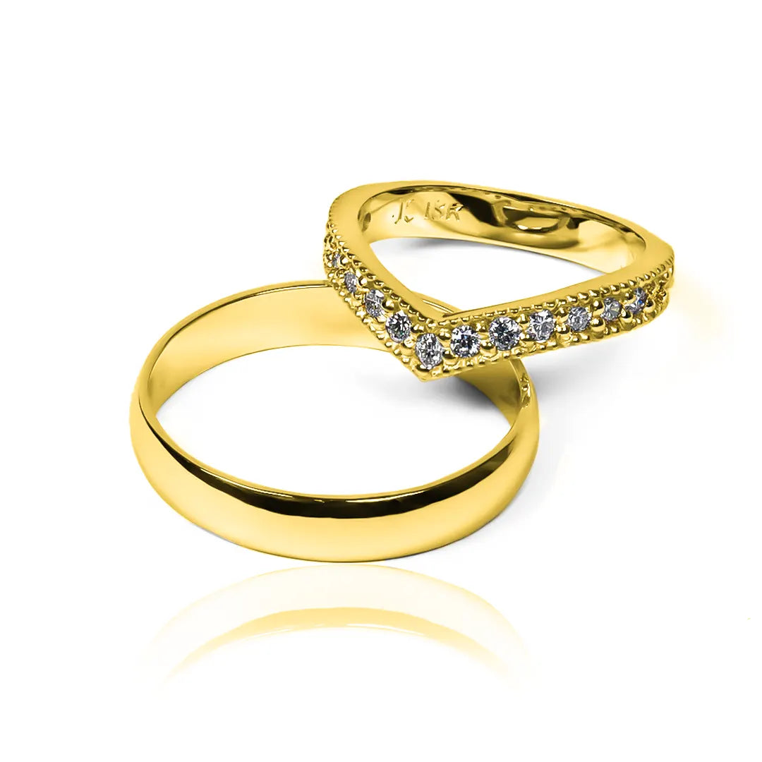 Argollas de matrimonio Classic Pointed, fabricados en 18k por Joyería Caracas. Cada anillo viene con un certificado de calidad y garantía de por vida.