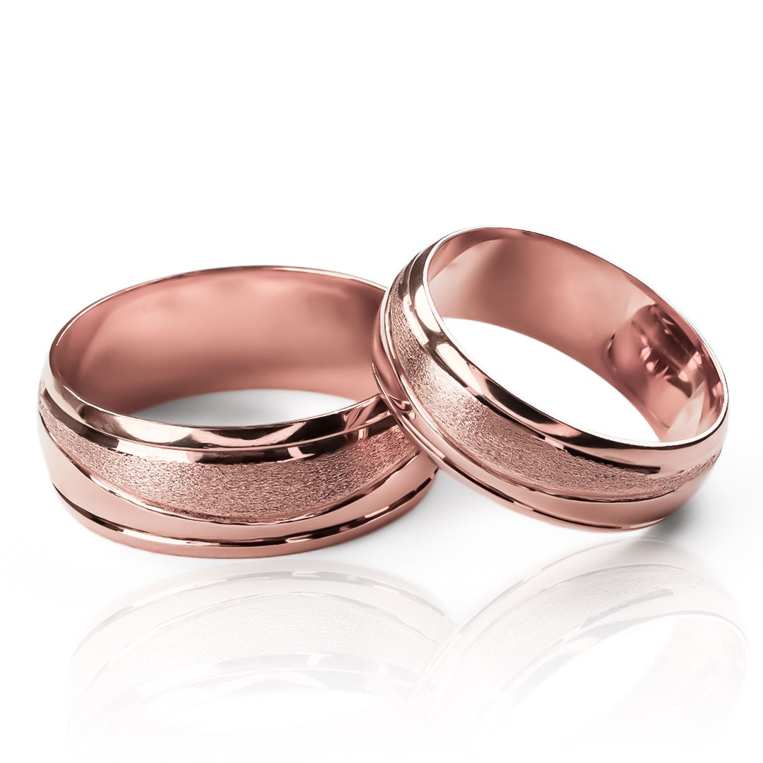 Argollas de matrimonio Atlantis I, elaboradas en oro 18k, cuentan con certificado de calidad y garantía de por vida.