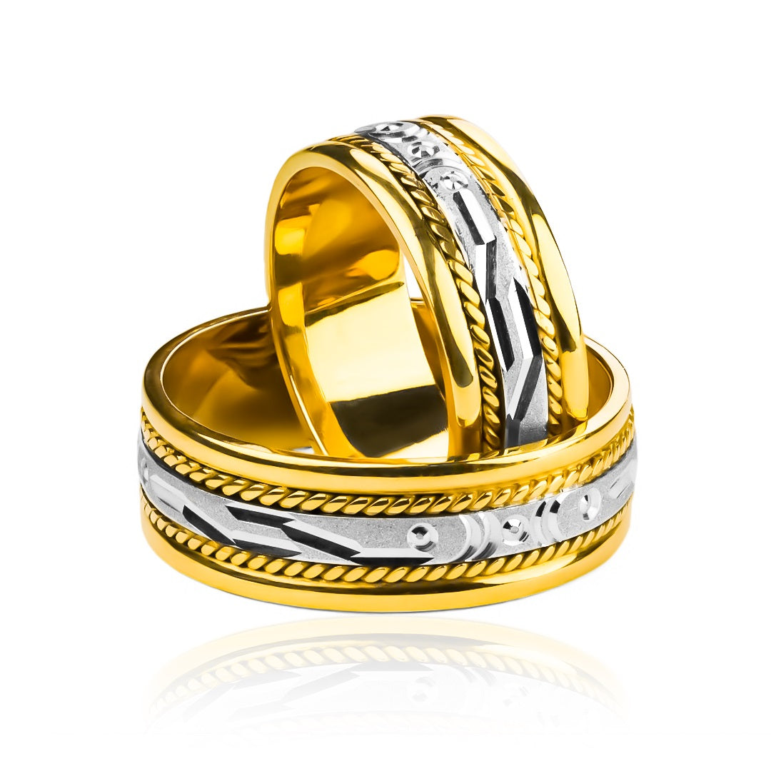 Argollas de matrimonio botlove, elaboradas en oro 18k de Joyería Caracas, viene con certificado de calidad y garantía para toda la vida.