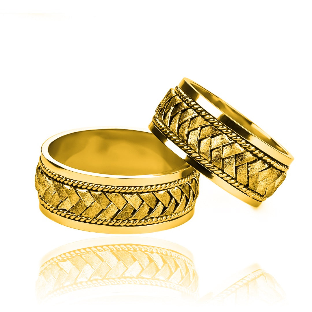 Argollas de matrimonio Braid 3 Oros, fabricadas en oro 18k por Joyería Caracas, cuentan con certificado de calidad y garantía de por vida.
