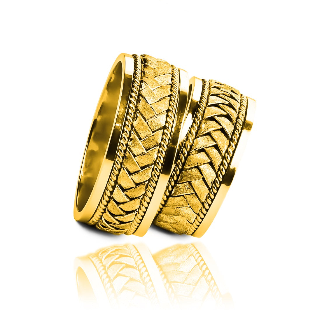 Argollas de matrimonio Braid 3 Oros, fabricadas en oro 18k por Joyería Caracas, cuentan con certificado de calidad y garantía de por vida.