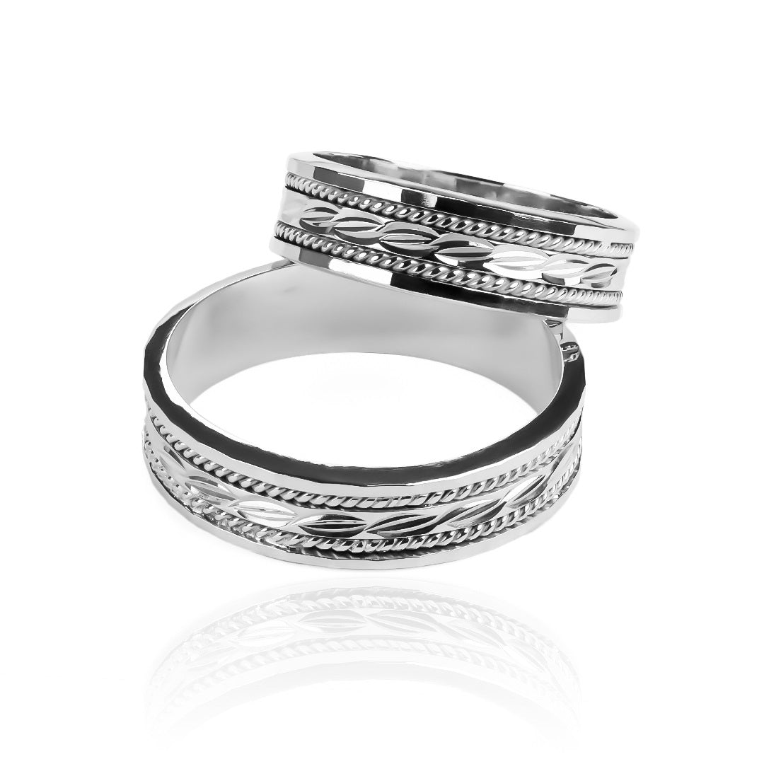 Argollas de matrimonio Campos Elíseos, fabricados en oro 18k de Joyería Caracas, cuentan con garantía para toda la vida.
